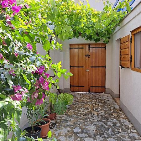Family Apartment In Center Of Murter Exteriér fotografie