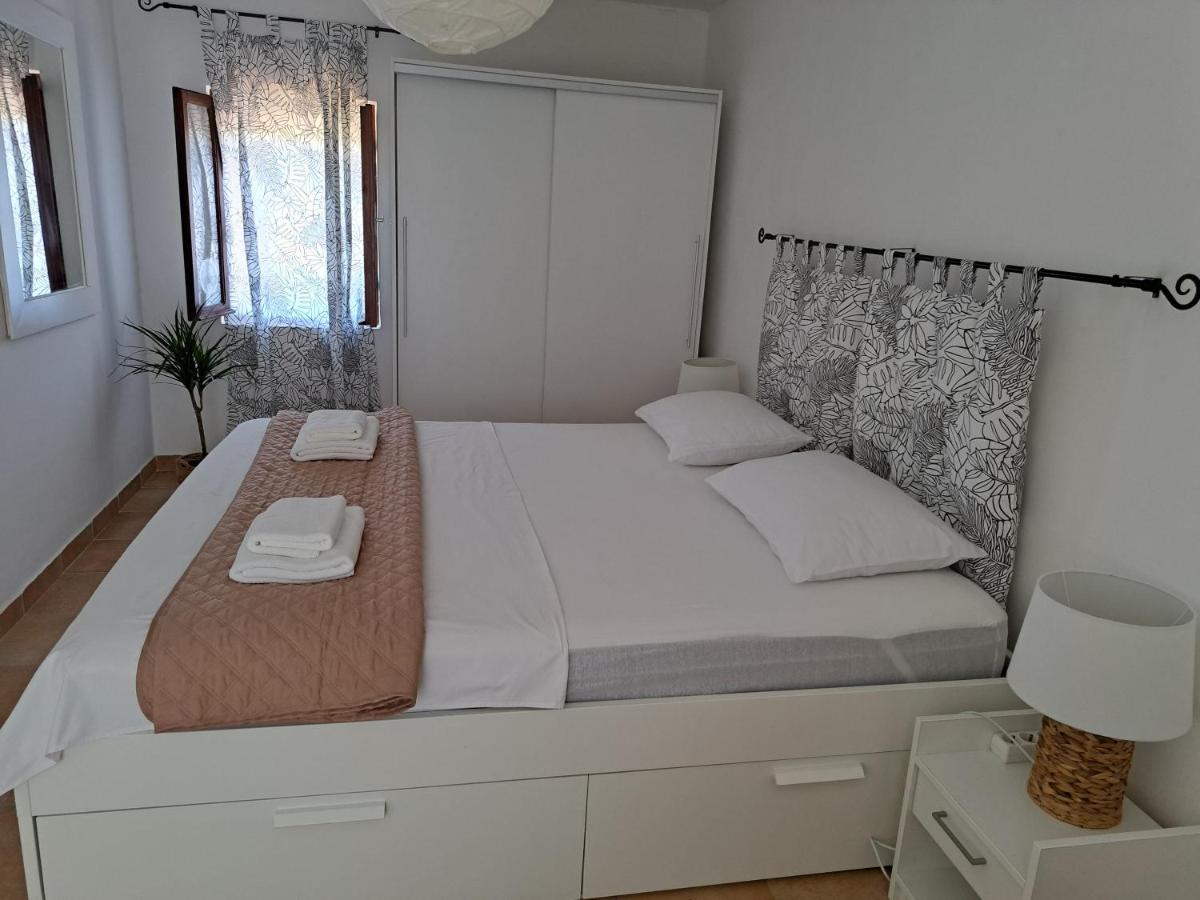 Family Apartment In Center Of Murter Exteriér fotografie